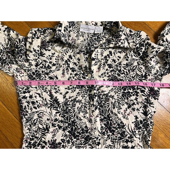 Jaclyn Smith Classic Button Up Silk Floral Blouse Long Sleeve Size 8 Black White - Picture 3 of 5